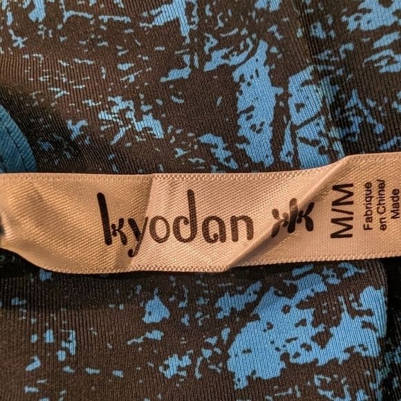 Kyodan reversible yoga pants crop blue & black Woman's Size Medium - Picture 6 of 9